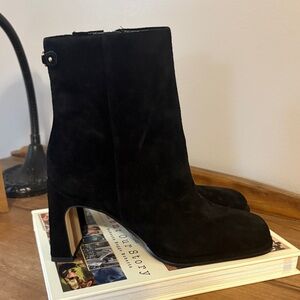 Sam Edelman Irie Black Ankle Booties Sz 6 - NWoT